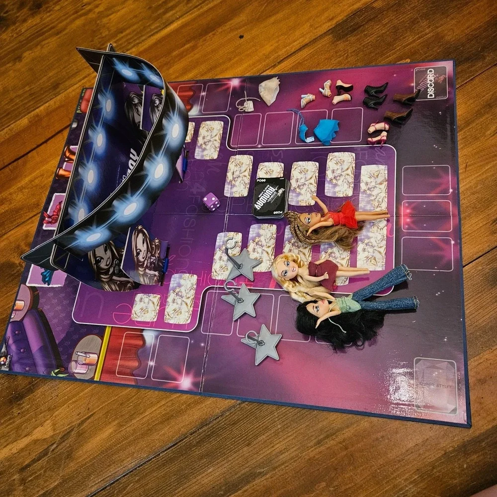 Bratz Passion 4 Fashion Runway Board Game Complete 2005 MGA 3 Dolls CD Poster